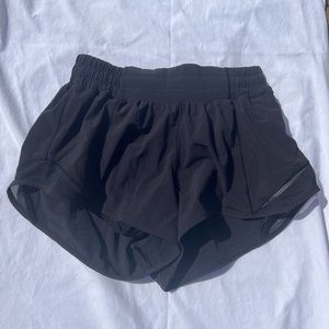lululemon black hotty hot shorts